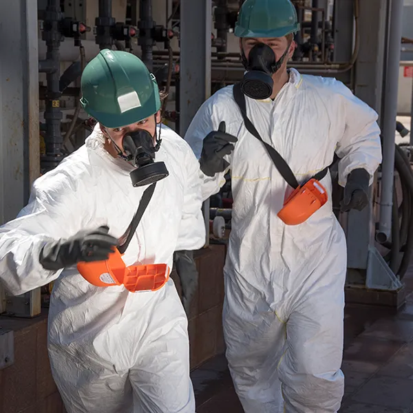 Escape Respirator Mask M900 ABEK P15 - Action Shot